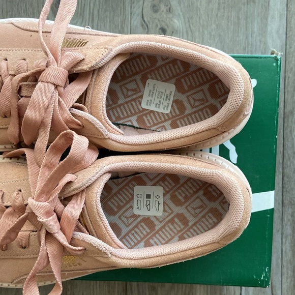 Puma Suede Platform Trace Win Shoes | Medium Pink - Picture 5 of 9